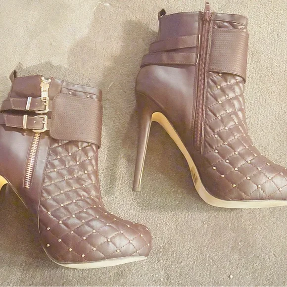 Brown and Gold Quilted Heeled Boots Size 8.5 NWOT - Picture 3 of 6